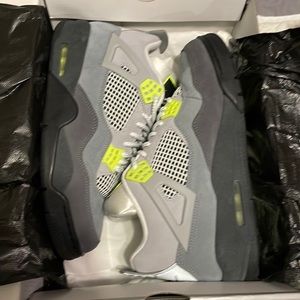 Air Jordans 4 Retro SE